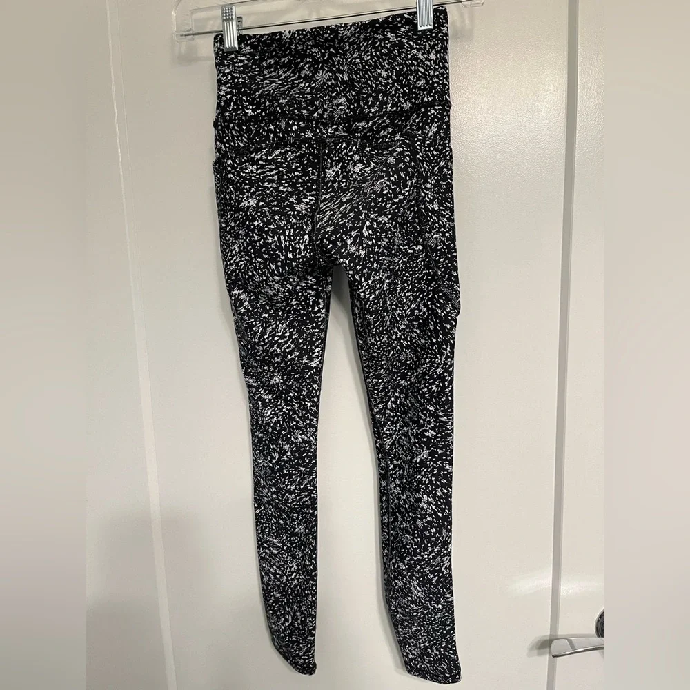 Athleta Ultimate Stash 7/8 Tight Black White Size XXS - Picture 6 of 9